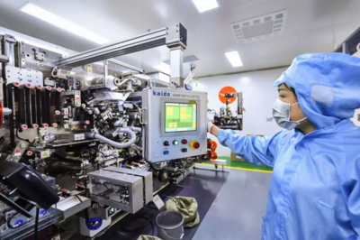 遠(yuǎn)東電池助力華晨新日新能源汽車下線，技術(shù)開發(fā)譜寫合作新篇章